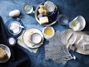 Couples treatment rooms, sauna, hot tub, Turkish bath, body treatments