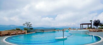 Grand Hills Hotel & Spa
