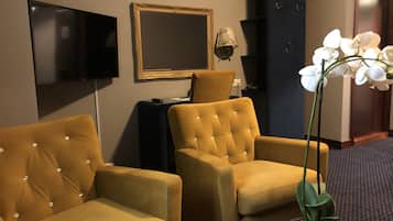 Twin Room (included light evening meal) | Premium bedding, memory-foam beds, in-room safe, desk