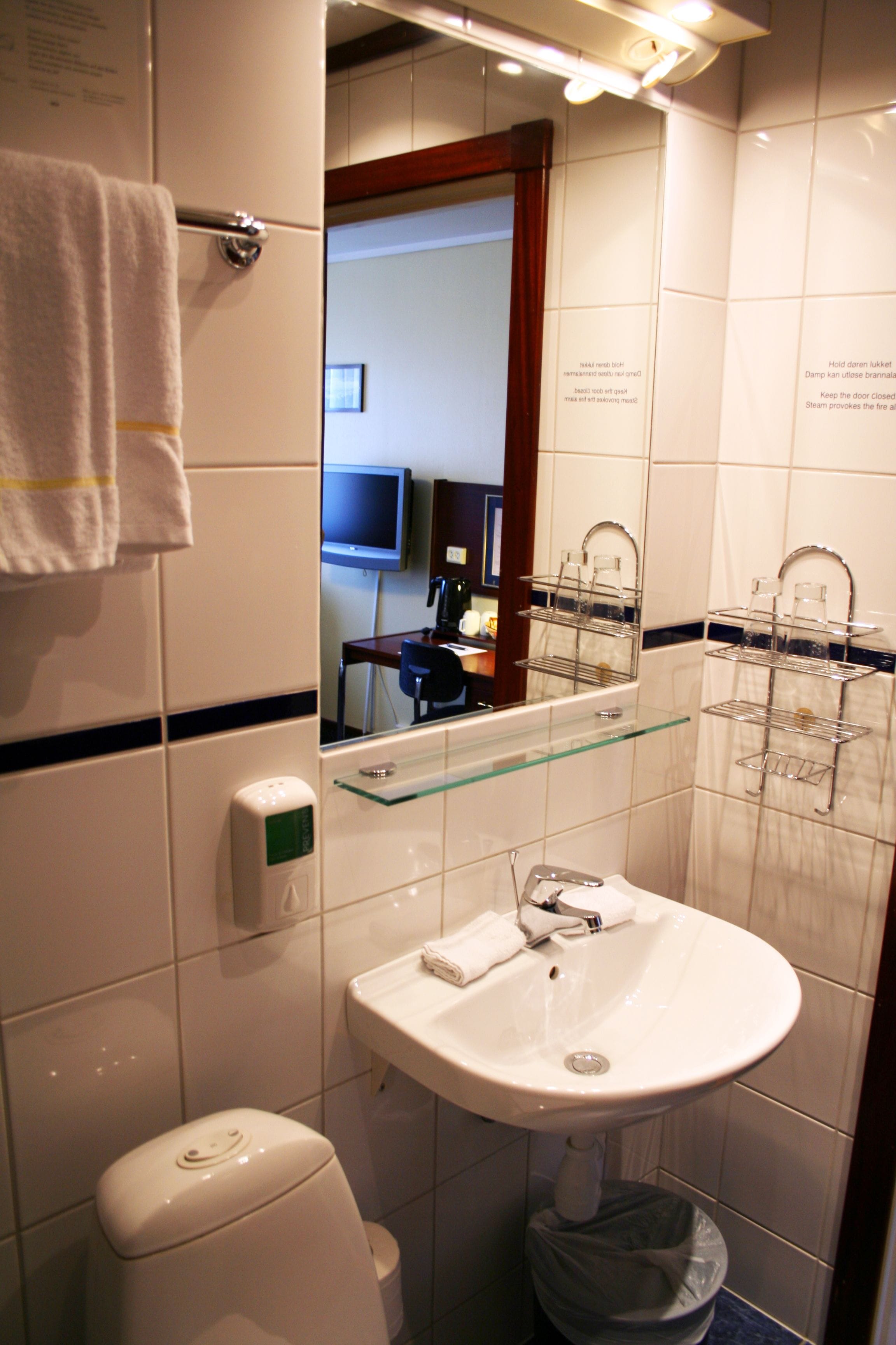 economy single room (included light evening meal) | bathroom | shower, hair dryer, towels