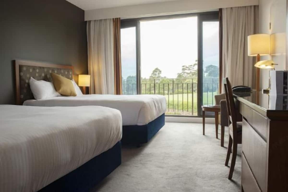 1 bedroom, premium bedding, minibar, in-room safe