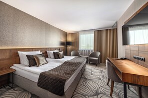 Hypo-allergenic bedding, desk, soundproofing, rollaway beds - Airport Hotel Okecie (Warsaw)