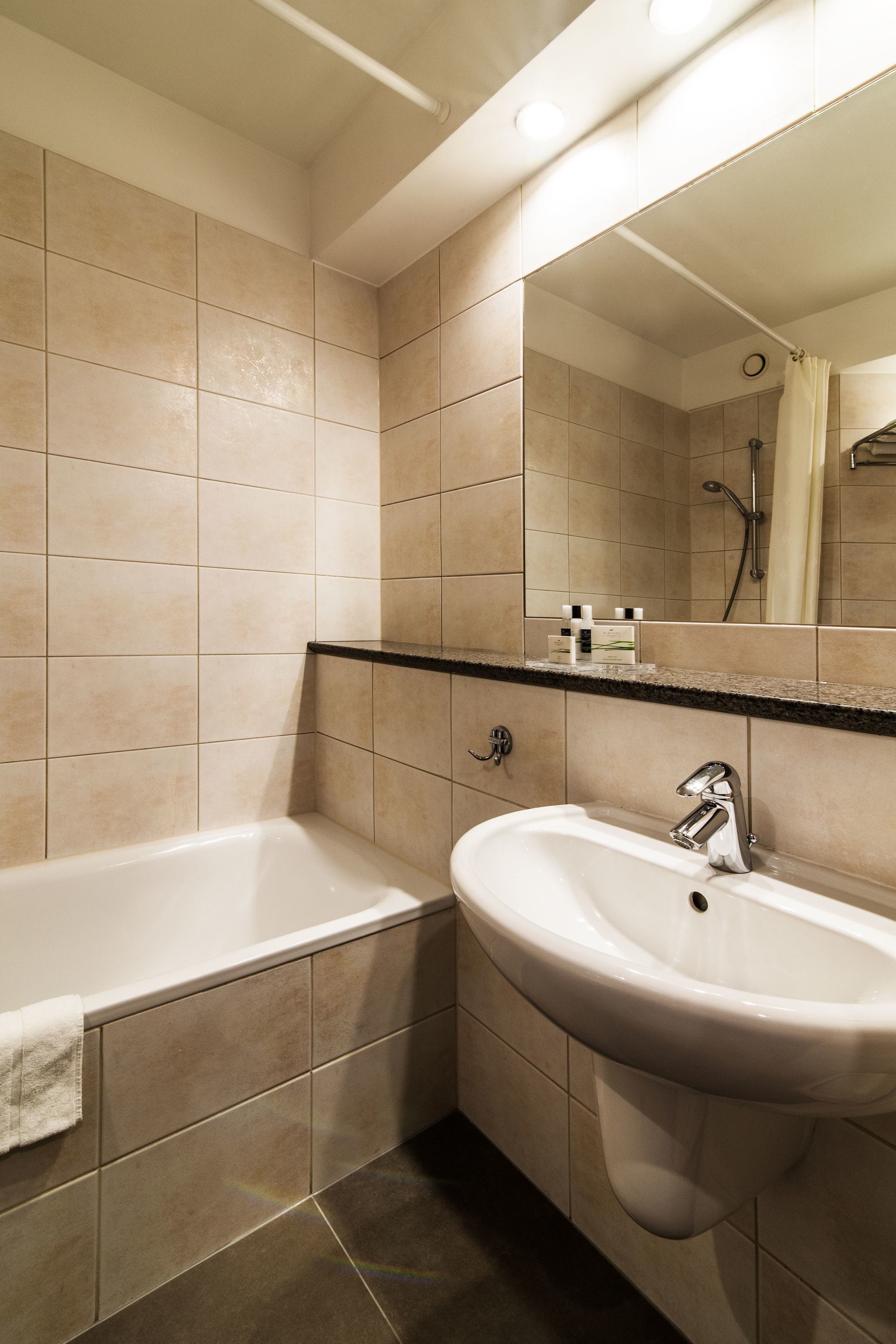 comfort single room | bathroom | free toiletries, hair dryer, bathrobes, towels