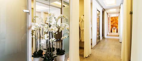 Couples treatment rooms, steam room, massages