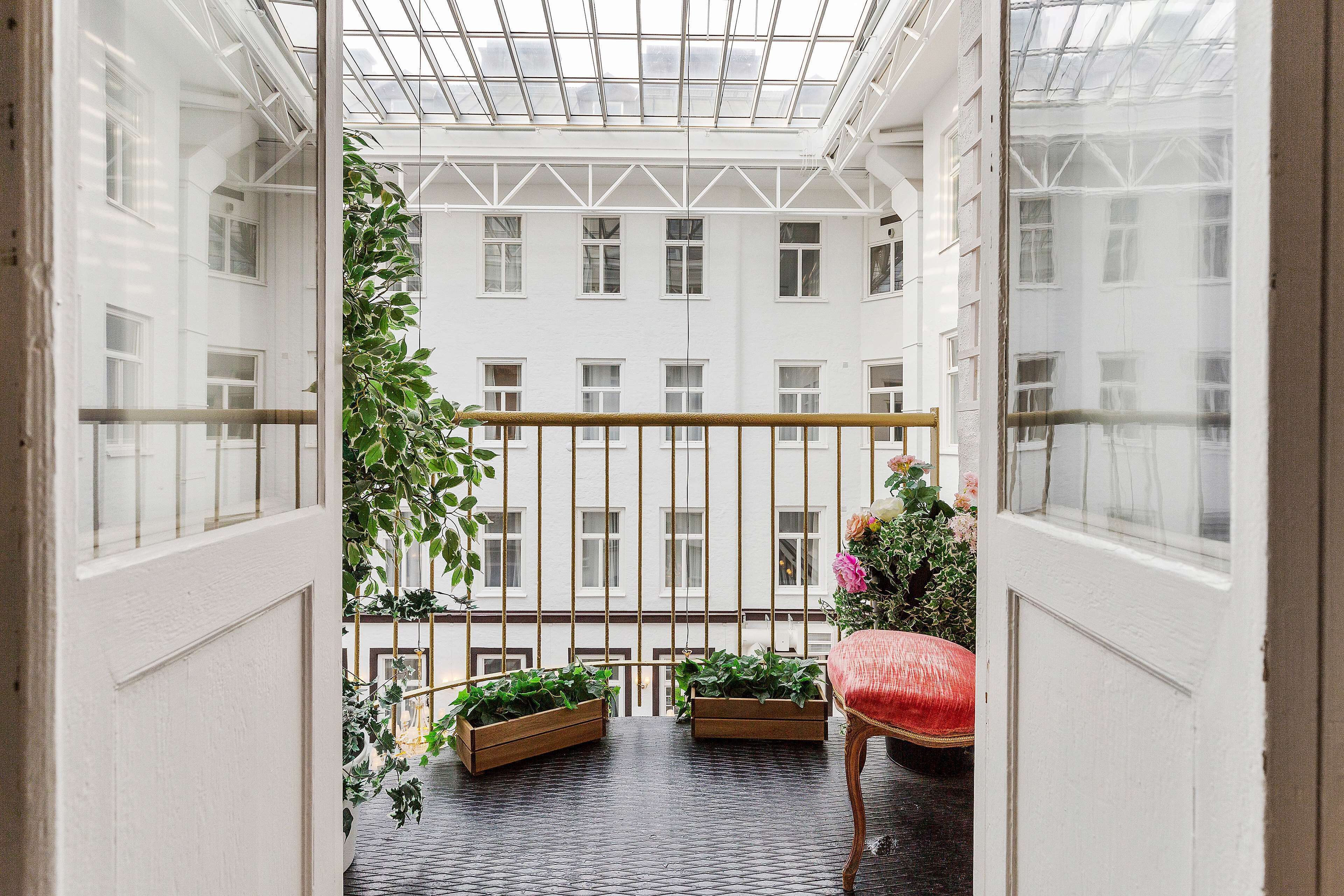 Pillowtop-Betten, Schreibtisch, Verdunkelungsvorhänge