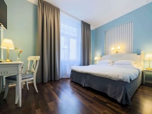 Superior Room, 1 King Bed, Non Smoking | Pillowtop beds, desk, blackout drapes, free cribs/infant beds - Best Western Hotel Bentleys (Stockholm)