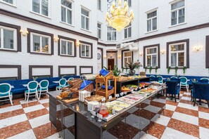 Free daily buffet breakfast