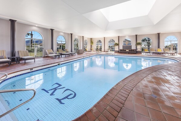 Indoor pool, pool loungers