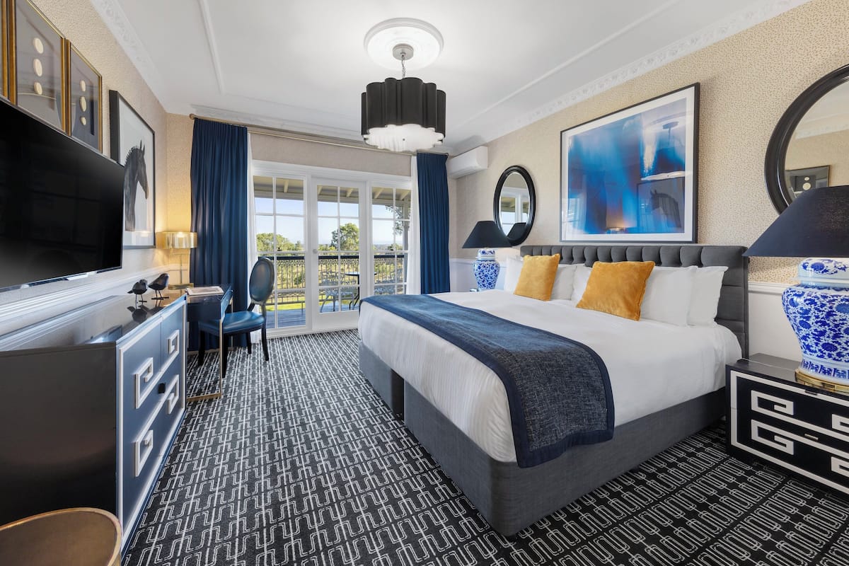 Standard Room, 1 King Bed (Valley View) | Premium bedding, desk, laptop workspace, blackout curtains
