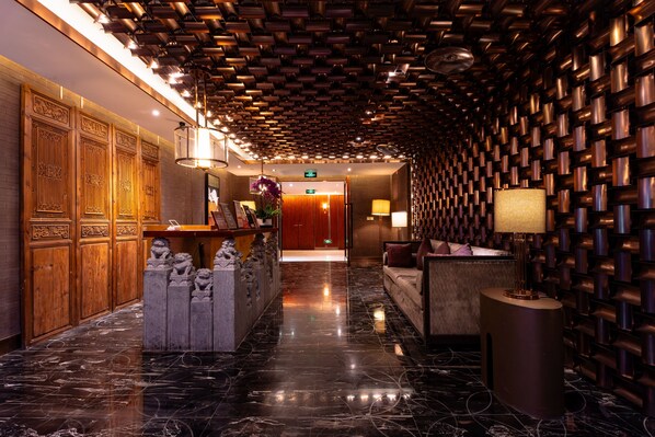 2 restaurants servant le petit déjeuner, spécialités Cuisine chinoise