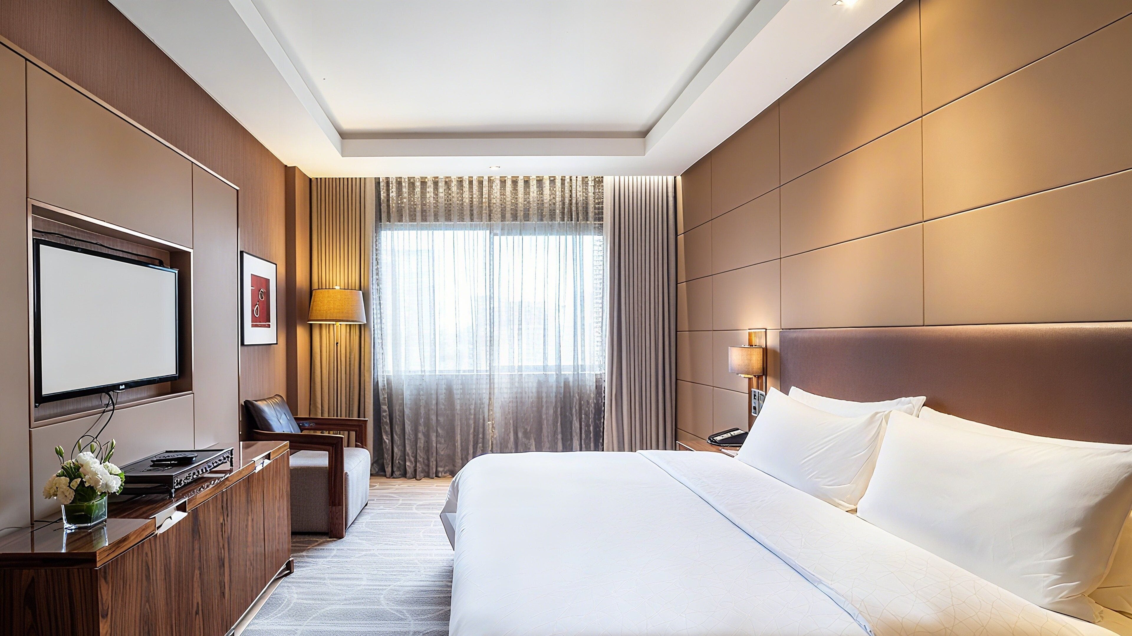 Premium Room, 1 King Bed, Club Lounge Access | Minibar, in-room safe, desk, laptop workspace
