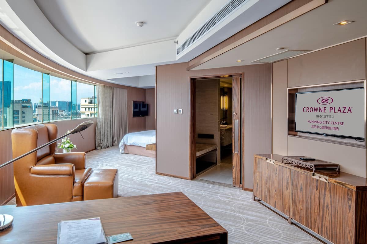 1 bedroom, minibar, in-room safe, desk