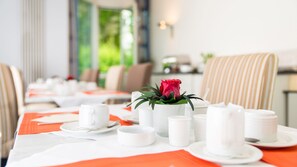 Daily buffet breakfast for a fee