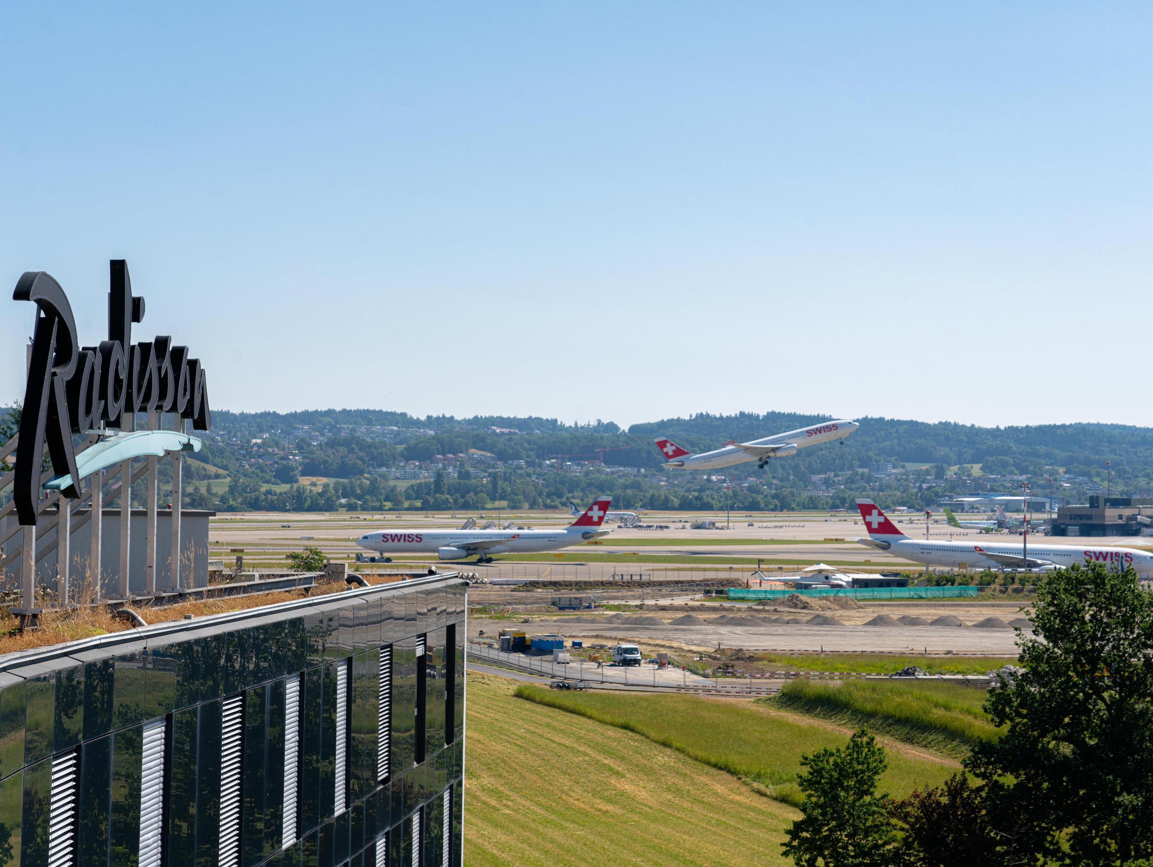 Photo - Radisson Hotel Zurich Airport