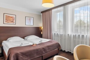 Standard-Doppelzimmer | Zimmersafe, Schreibtisch, Bügeleisen/Bügelbrett, kostenloses WLAN