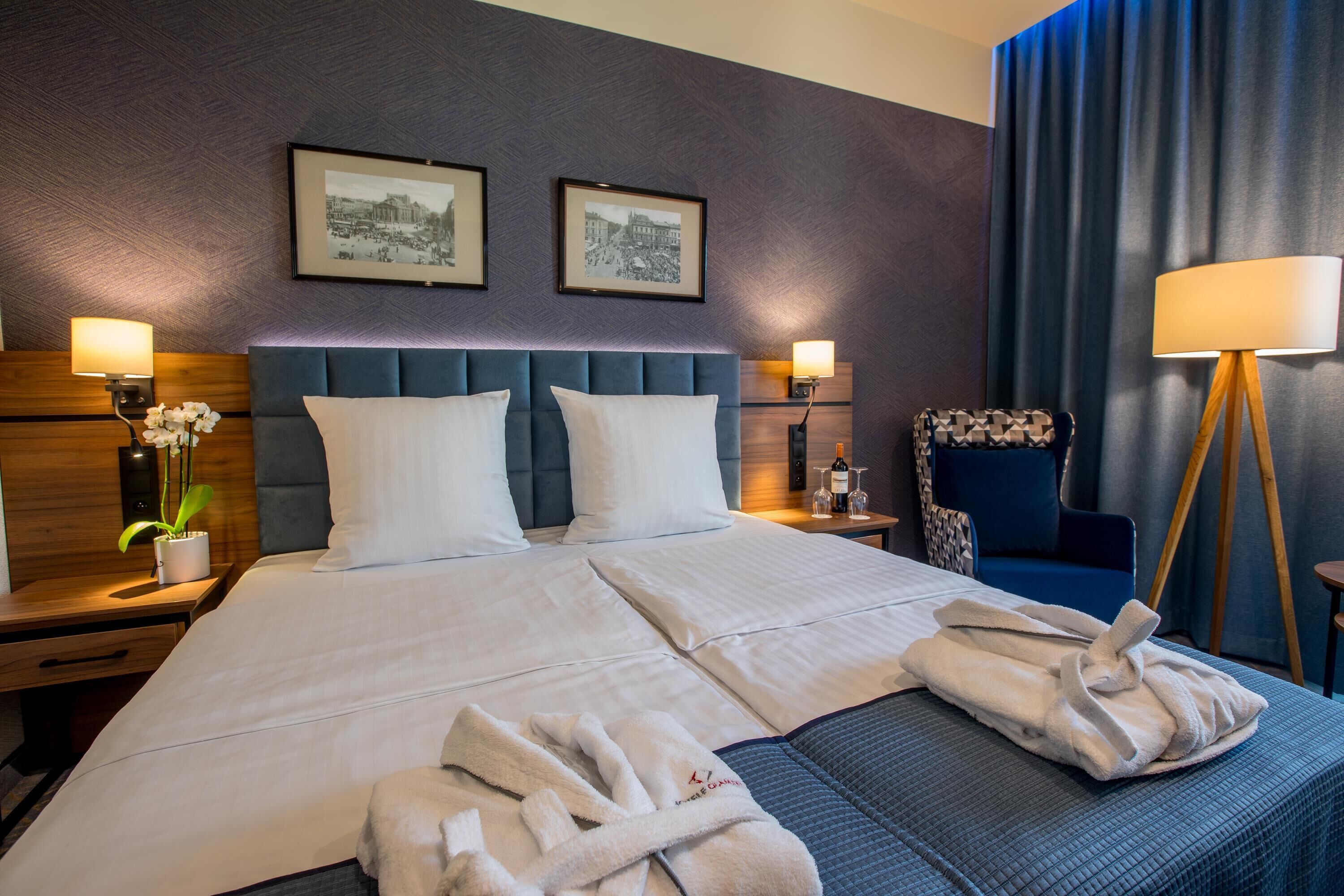 1 bedroom, premium bedding, minibar, in-room safe