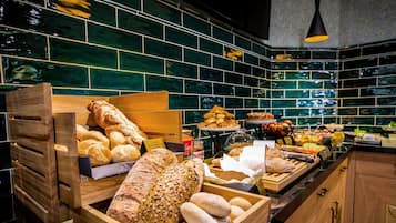Morgenmadsbuffet hver dag (95 PLN pr. person)