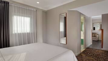 Premium bedding, minibar, in-room safe, desk
