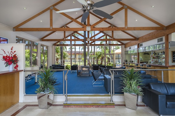 Lobby lounge