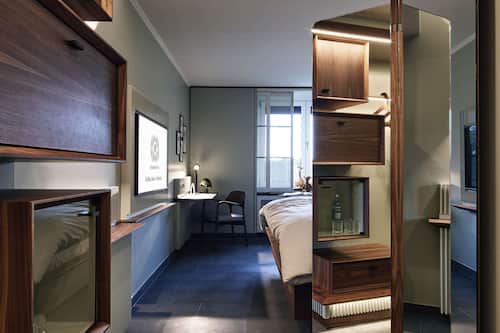 Room (Preferred Plus) | Wardrobe