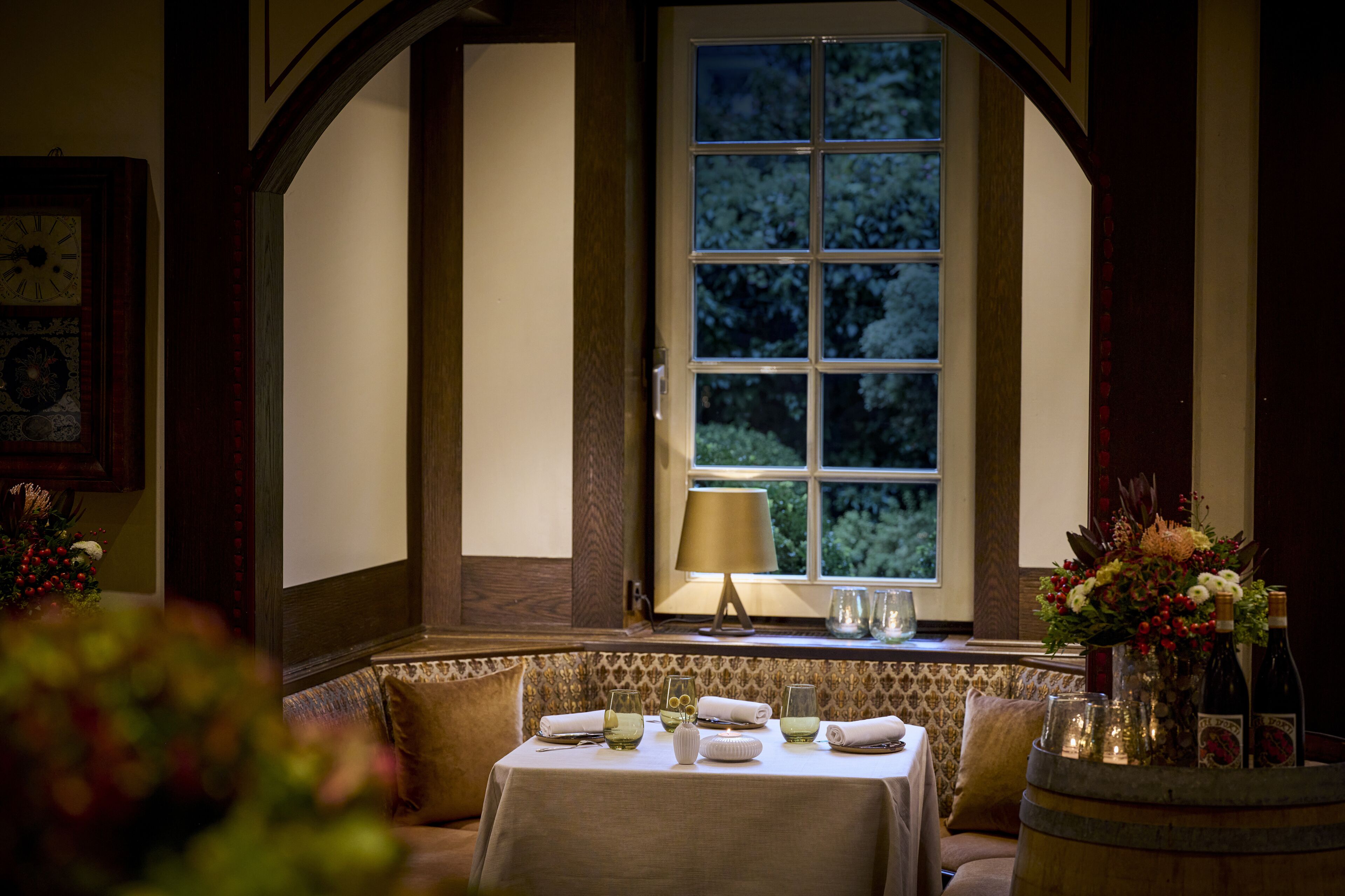 2 restaurants, breakfast, lunch, dinner served; international cuisine