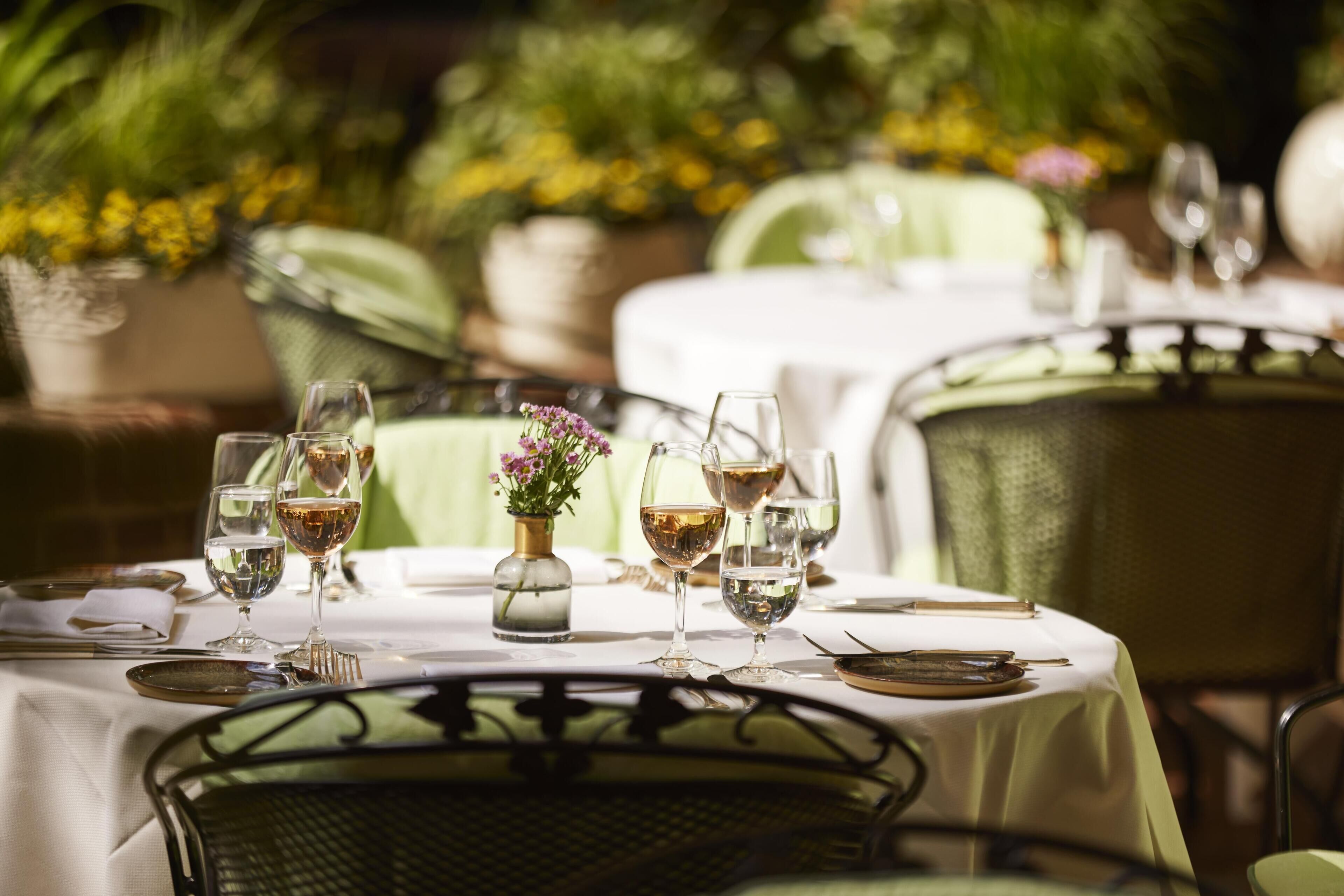 2 Restaurants, Frühstück, Mittagessen, Abendessen, internationale Küche