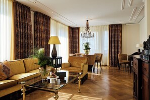 Smart TV de 50 pulgadas con canales por cable, una oficina