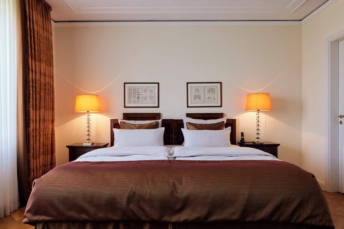 1 bedroom, Frette Italian sheets, premium bedding, minibar