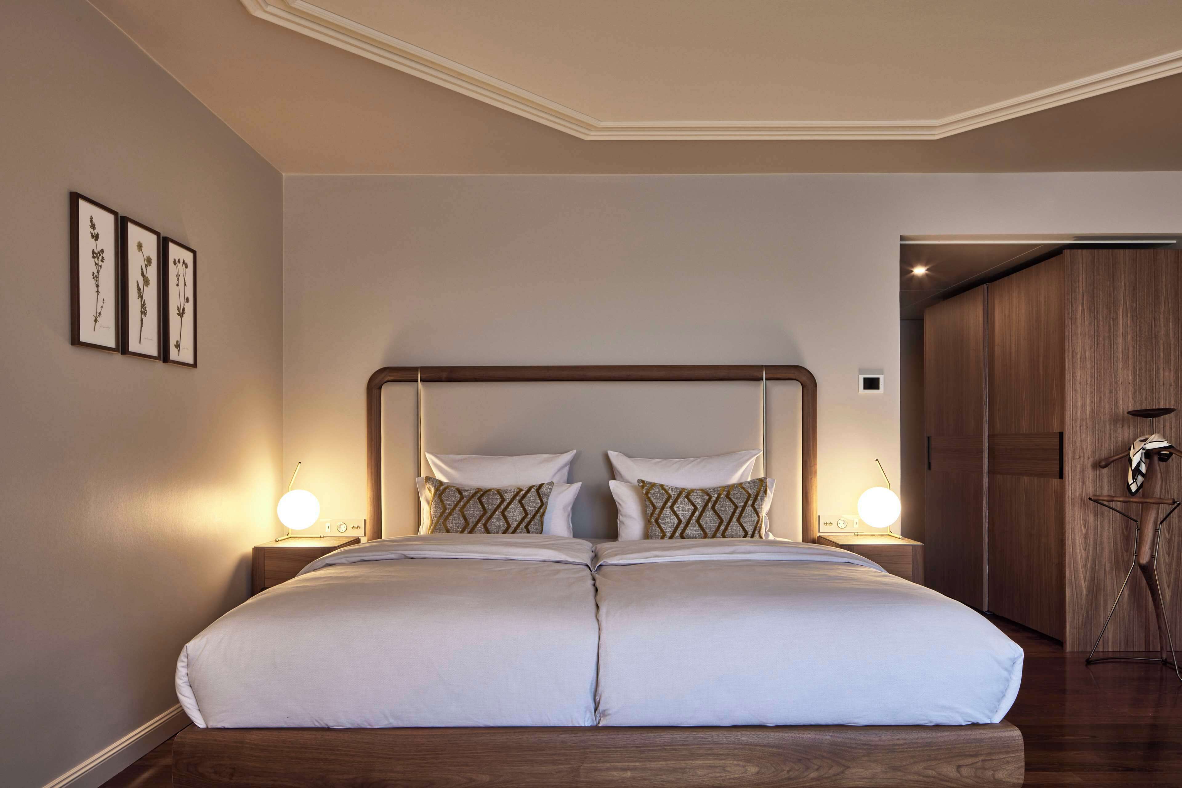 Sábanas italianas Frette, ropa de cama de alta calidad y minibar 