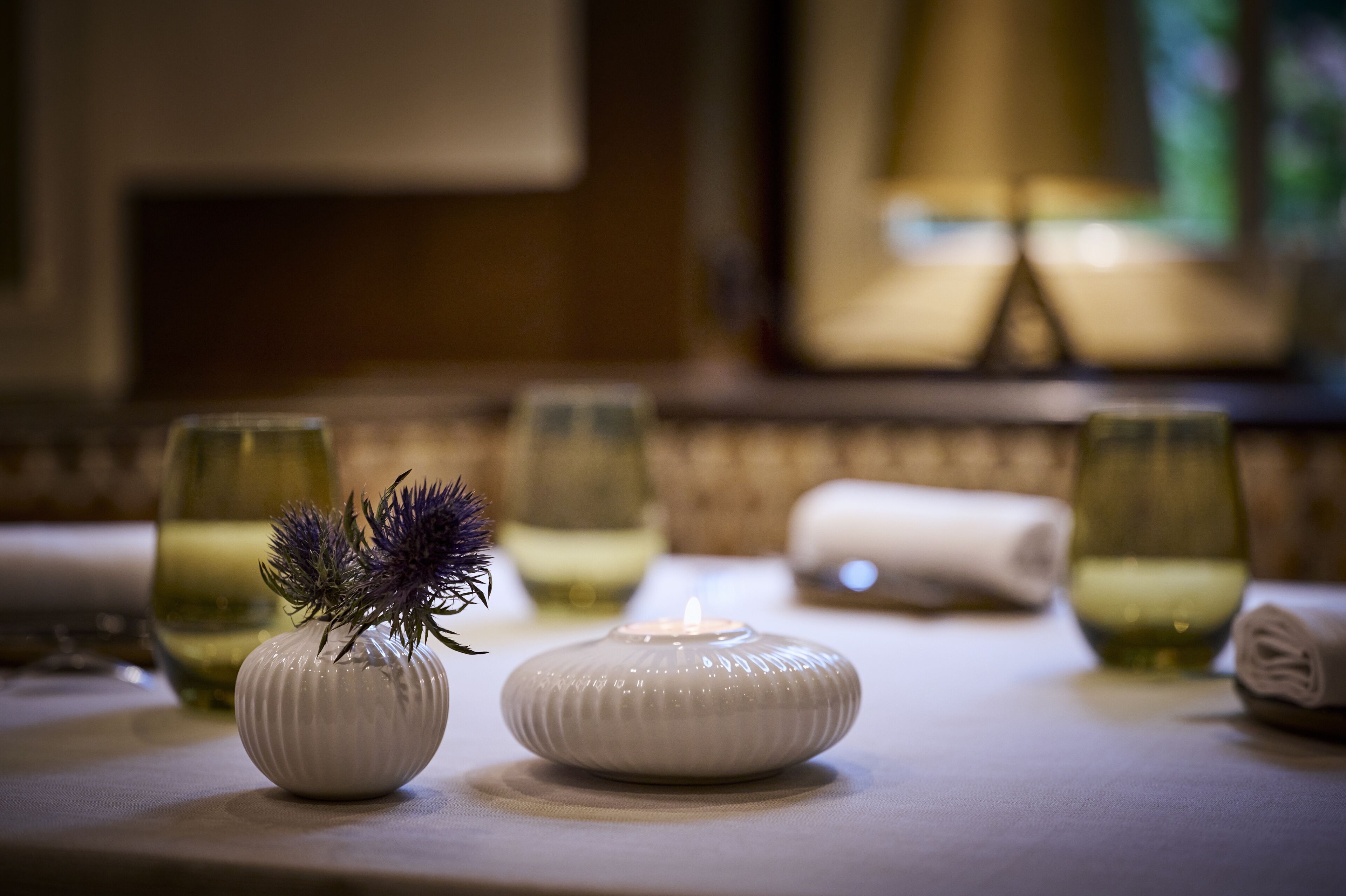 2 restaurants, breakfast, lunch, dinner served; international cuisine