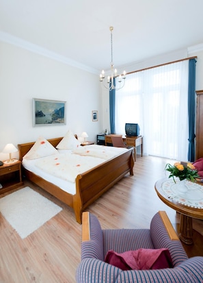 Comfort-Doppelzimmer | Allergikerbettwaren, Minibar, Zimmersafe, Schreibtisch