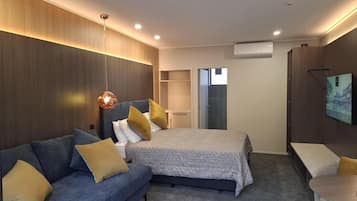 1 bedroom, desk, iron/ironing board, free WiFi