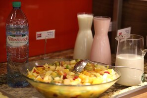 Frokostbuffé hver dag (mot et tillegg)
