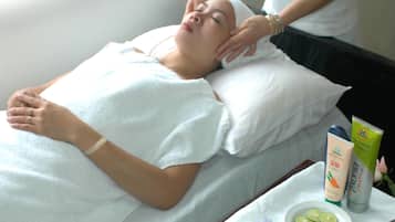 Tẩy tế bào chết, chăm sóc da mặt, chăm sóc móng tay/chân