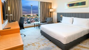 Suite, 1 King Bed, City View