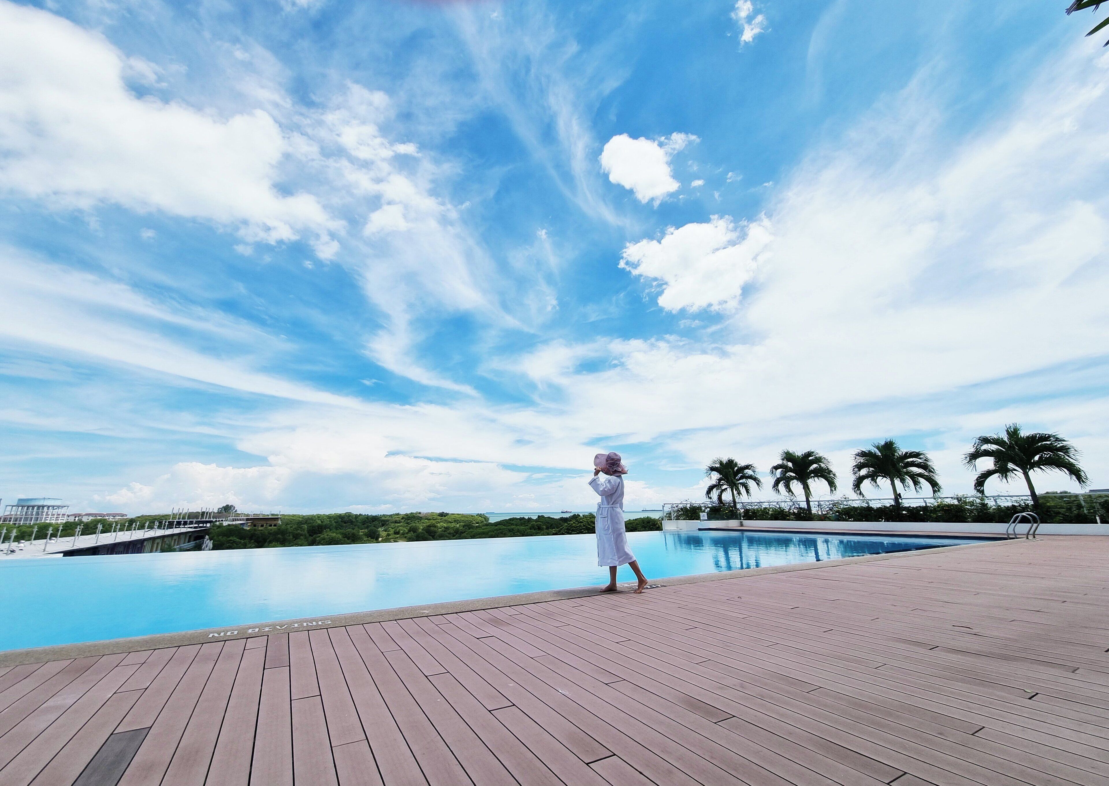 outdoor pool, pool loungers