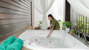 Sauna seca, tratamentos corporais, esfoliação corporal
