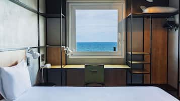Superior Room, 1 Double Bed, Sea View | Desk, free cribs/infant beds, free WiFi, bed sheets