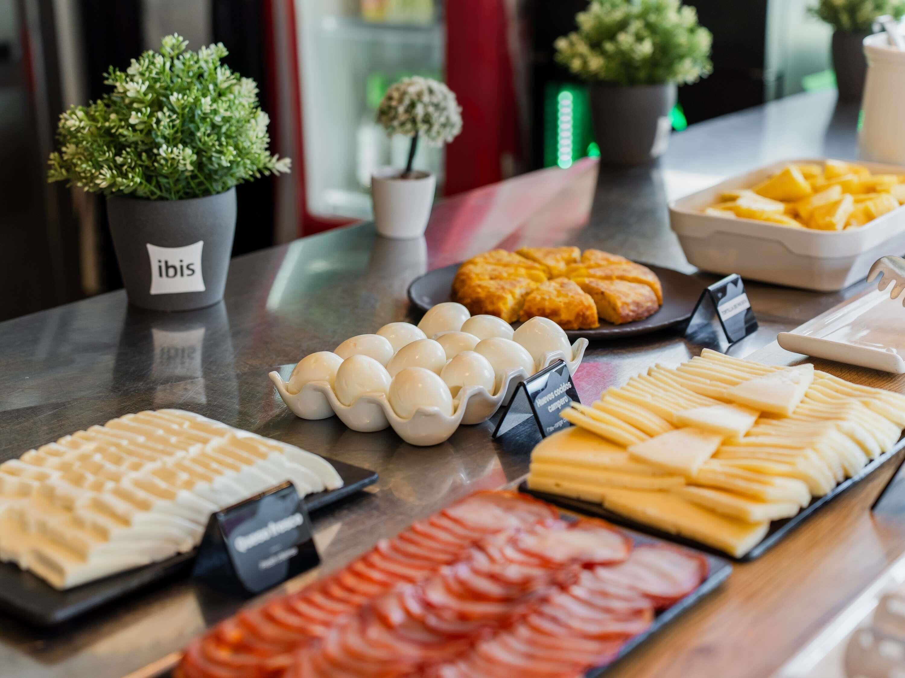 Desayuno buffet todos los días (con cargo)