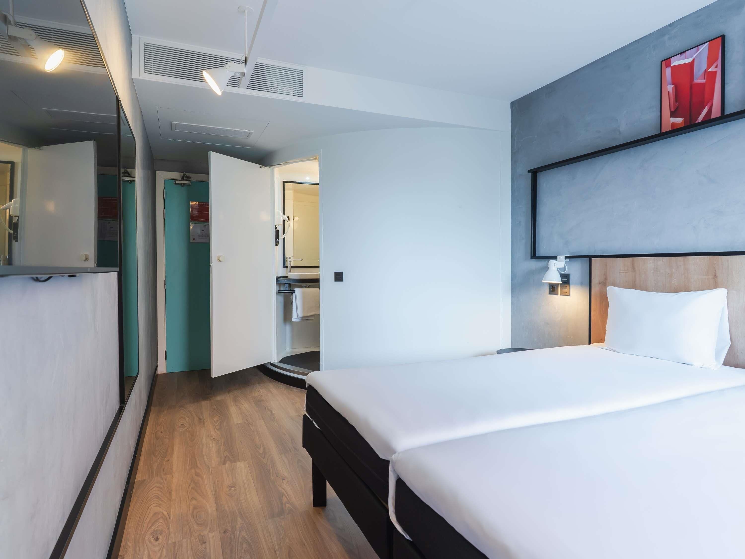 客房, 2 张单人床 | 办公桌、免费婴儿床、免费 WiFi、床单