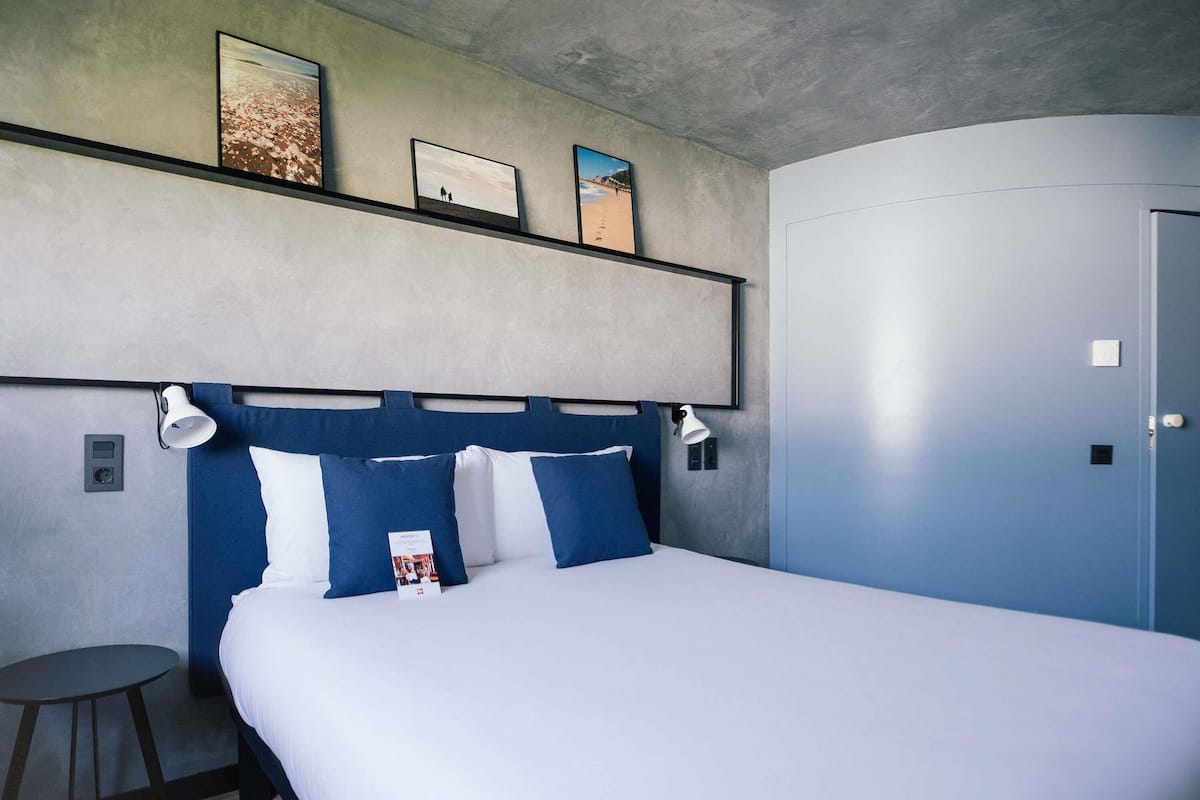 Bureau, lits bébé (gratuits), Wi-Fi gratuit, draps fournis