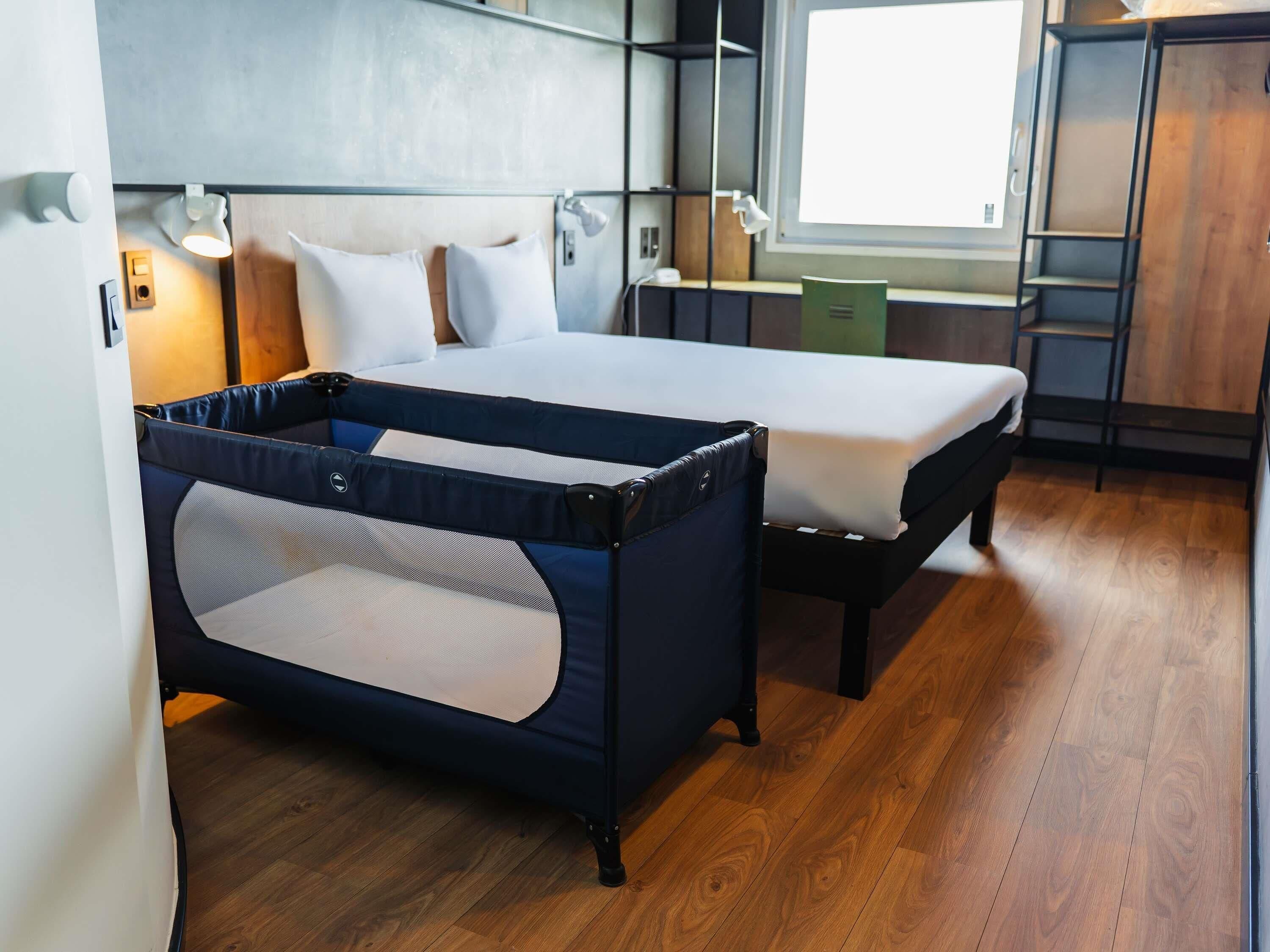 Habitación superior, 1 cama doble (1 or 2 people) | Escritorio, cunas gratuitas, wifi gratis y ropa de cama