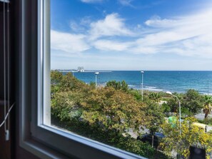 Superior Room, 1 Double Bed, Sea View | Desk, free cots/infant beds, free WiFi, bed sheets - Ibis Hotel Alicante (Alicante)
