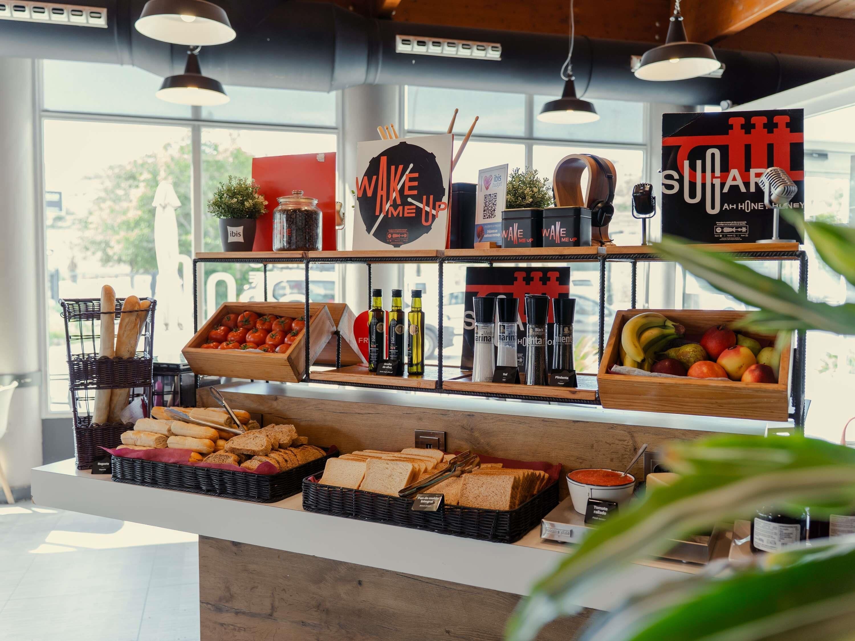 Daily buffet breakfast (EUR 9.50 per person)