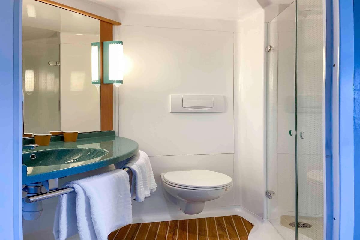 room, 2 single beds | desk, free cots/infant beds, free wifi, bed sheets