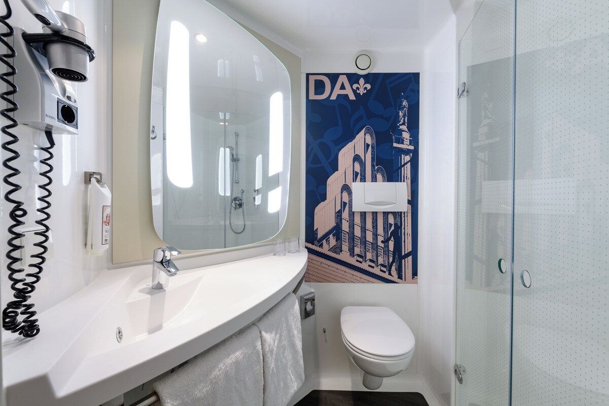 Bad | Dusj, hårføner og håndklær