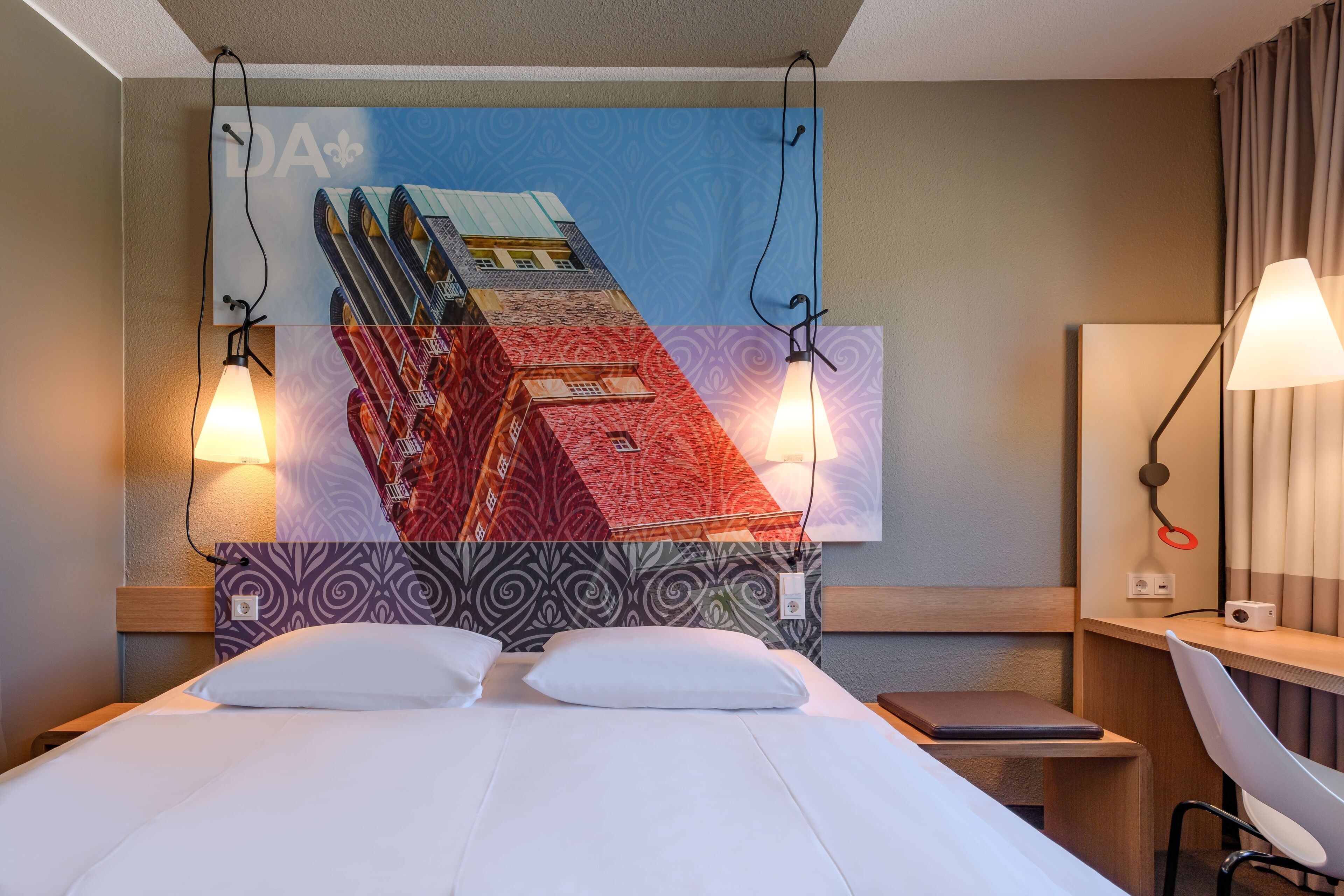 Doppelzimmer | Allergikerbettwaren, Schreibtisch, laptopgeeigneter Arbeitsplatz