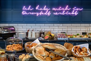Daily buffet breakfast for a fee - THE Darmstadt (Darmstadt)