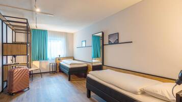 Standard Twin Room, 2 Single Beds | Desk, soundproofing, iron/ironing board, free WiFi