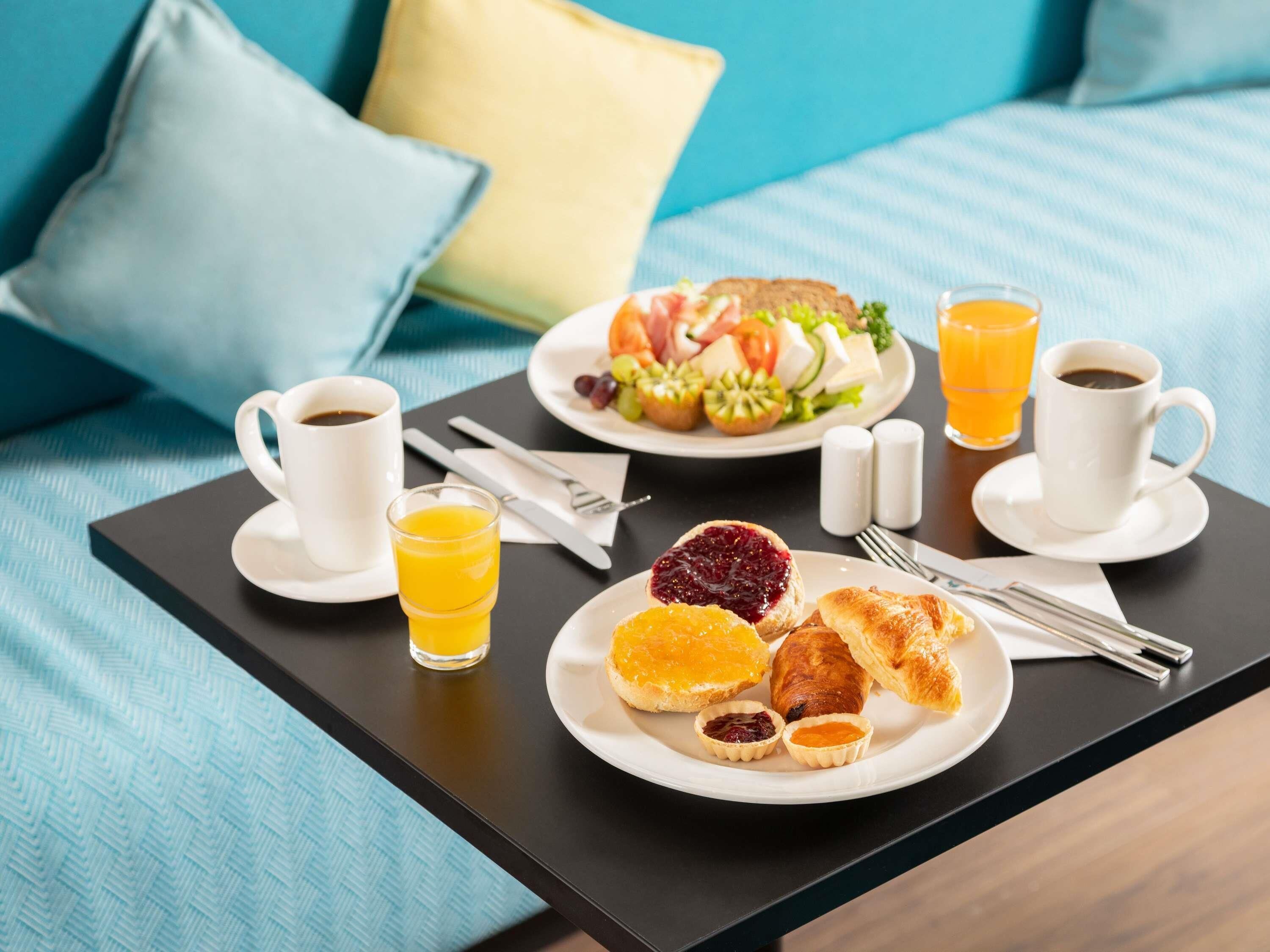daily buffet breakfast (eur 18 per person)
